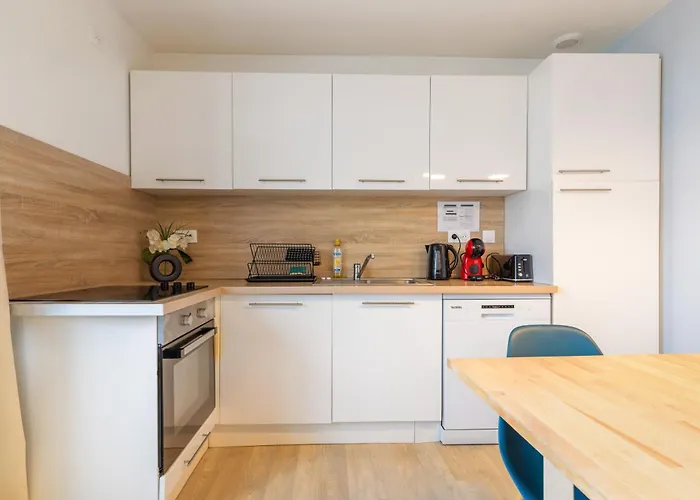 Appartement Avec 3 Et Jardin *